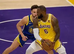 包含今夜分区决赛焦点战！菲尼克斯太阳迎战多特蒙德，险胜或上演的词条